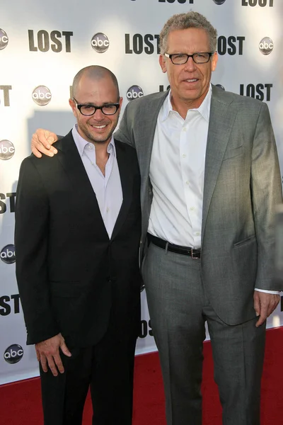 Damon Lindelof, Carlton Cuse op "Lost" Live: de laatste viering, Royce Halll, UCLA, Westwood, ca. 05-13-10 — Stockfoto