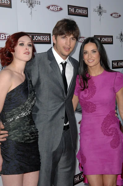 Rumer willis, ashton kutcher i demi moore — Zdjęcie stockowe