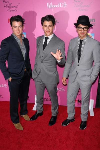 Kevin Jonas, Nick Jonas and Joe Jonas at the 12th Annual Young Hollywood Awards, Wilshire Ebell Theater, Los Angeles, CA. 05-13-10 — Stock Photo, Image