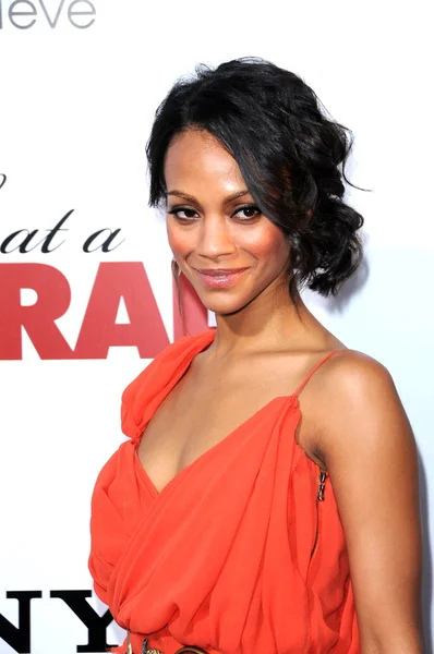 Zoe Zaldana en el estreno mundial de "Death at a Funeral", Arclight, Hollywood, CA. 04-12-10 — Foto de Stock