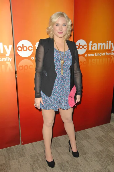 Hayley hasselhoff in de disney abc televisie groep zomer pers kwark, abc studios, burbank, ca. 05-15-10 — Stockfoto