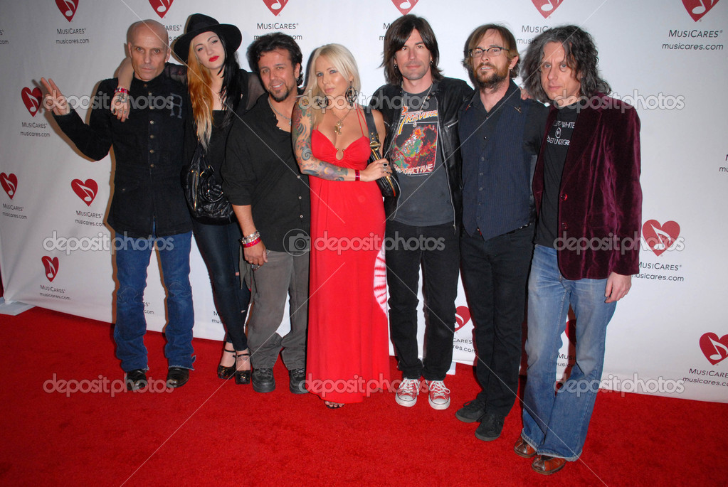 Линда Перри На VI Annual Cares MAP Fund Bevefit Concert, Club.