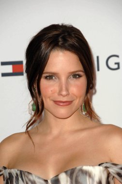 Sophia bush