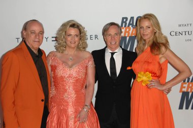 Ken lazim, nancy davis, tommy hilfiger ve eşi dee ocleppo