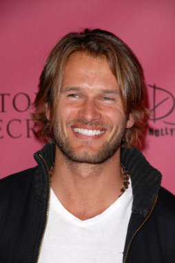 Johann Urb Victoria'nın gizli süper modeller, 2010 