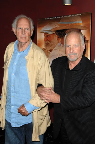 Брюс Дерн и Ричард Дрейфус на "The Lightkeepers" Los Angeles Premiere, ArcLight Cinemas, Голливуд, Калифорния. 05-04-10 — стоковое фото