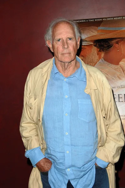 Bruce dern bei "the lightkeepers" los angeles premiere, arclight cinemas, hollywood, ca. 05-04-10 — Stockfoto