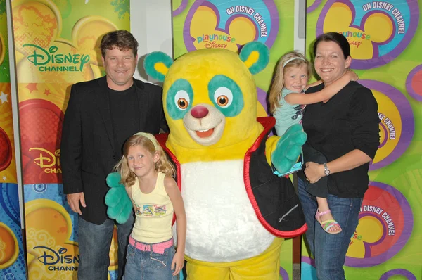 Sean Astin and family — Stock Photo, Image