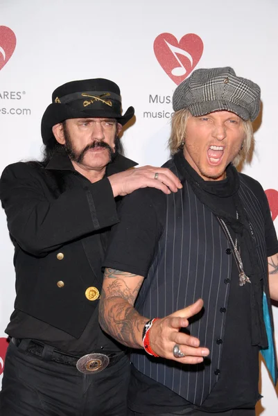 Lemmy Kilmister and Matt Sorum at the 6th Annual Musicares MAP Fund Bevefit Concert celebrating women in recovery, Club Nokia, Los Angeles, CA. 05-07-10 — Stock Photo, Image