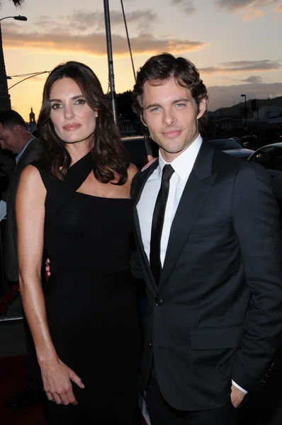 James Marsden and Lisa Lindeat the "Death at a Funeral" World Premiere, Arclight, Hollywood, CA. 04-12-10 — Stock Photo, Image