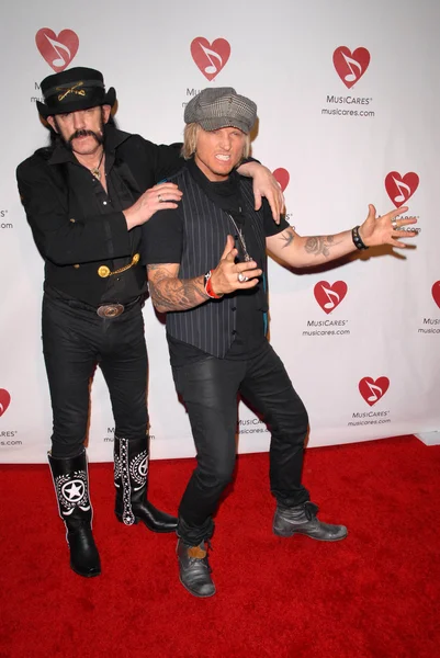 Lemmy Kilmister and Matt Sorum at the 6th Annual Musicares MAP Fund Bevefit Concert celebrating women in recovery, Club Nokia, Los Angeles, CA. 05-07-10 — Stock fotografie