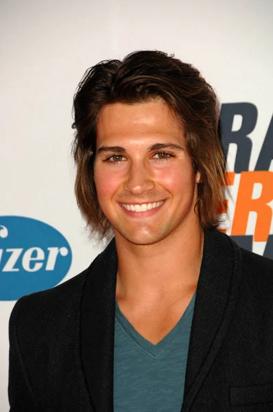 James Maslow en la 17ª carrera anual para borrar MS, Century Plaza Hotel, Century City, CA 05-07-10 — Foto de Stock