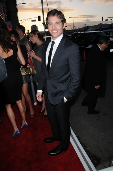 James marsden na "smrt na pohřbu" svět premiéra, arclight, hollywood, ca. 04-12-10 — Stock fotografie