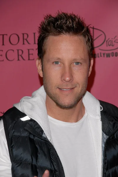 Michael Rosenbaum w victoria's Secret Supermodels świętować Reveal z 2010 "co to jest sexy?" Lista: Bombshell Edition, Drai, Hollywood, CA. 05-11-10 — Zdjęcie stockowe