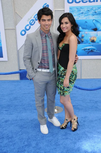 Joe Jonas and Demi Lovato — Stock Photo, Image