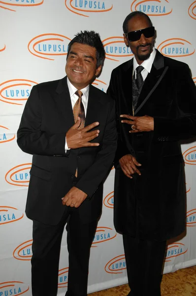 George Lopez and Snoop Dogg at the 10th Annual Lupus LA Orange Ball, Beverly Wilshire Hotel, Beverly Hills, CA. 05-06-10 — ストック写真