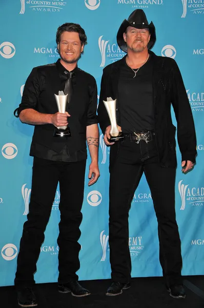 Blake shelton- and -trace adkins — Stockfoto