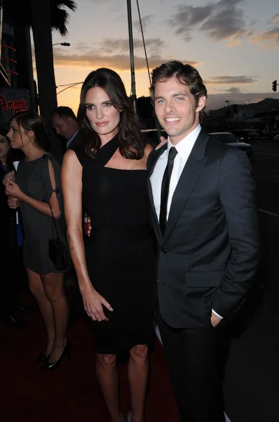 James Marsden e Lisa Lindeat the "Death at a Funeral" World Premiere, Arclight, Hollywood, CA. 04-12-10 — Foto Stock