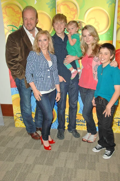 Eric Allan Kramer, Leigh-Allyn Baker, Jason Dolley, Bridgit Mendler and Bradley Steven Perry at the Disney ABC Television Group Summer Press Junket, ABC Studios, Burbank, CA. 05-15-10 — Stock Photo, Image