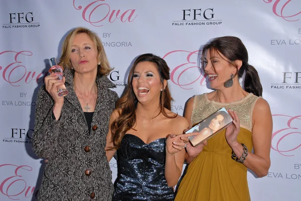 Felicity Huffman, Eva Longoria Parker y Teri Hatcher en el Eva Longoria Parker Fragrance Launch Party For "Eva", Beso, Hollywood, CA. 04-27-10 — Foto de Stock