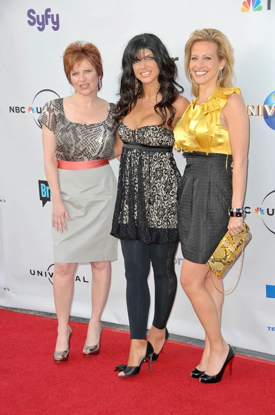 Caroline Manzo, Dina Manzo et Teresa Giudice au Cable Show 2010 : An Evening With NBC Universal, Universal Studios, Universal City, CA. 05-12-10 — Photo