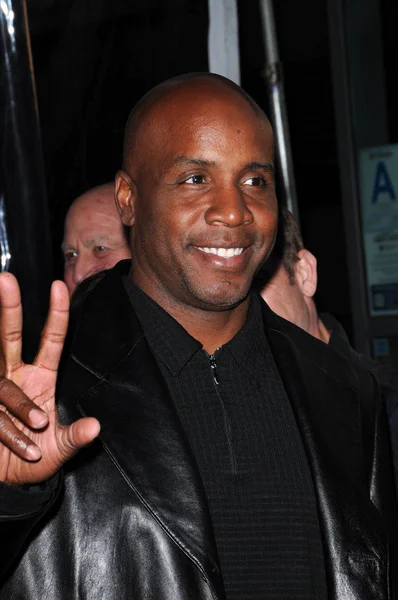 Barry bonds at "death at a funeral" wereldpremière, arclight, hollywood, ca. 04-12-10 — Stockfoto