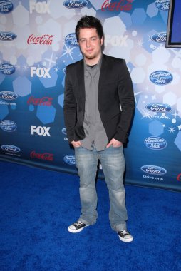 Lee Dewyze partide Fox'un 