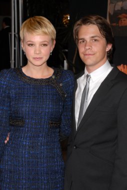 Carey mulligan ve johnny simmons 