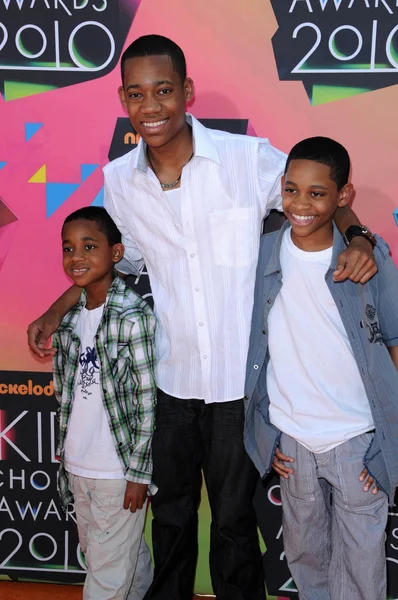 Tyler James Williams y sus hermanos — Foto de Stock