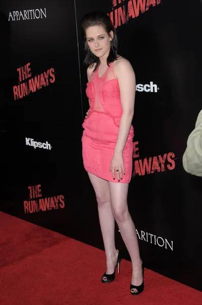 Kristen Stewart no The Runaways Los Angeles Premiere, Cinerama Dome, Hollywood, CA. 03-11-10 — Fotografia de Stock