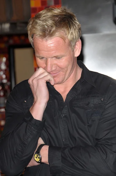 Gordon Ramsay al 'Hell's Kitchen' 100th Episode Celebration, Hell's Kitchen Set, Culver City, CA. 02-19-10 — Foto Stock