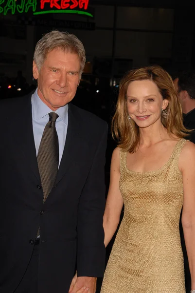 Harrison Ford e Calista Flockhart no "Extraordinary Measures" Los Angeles Premiere, Chinese Theater, Hollywood, CA. 01-19-10 — Fotografia de Stock