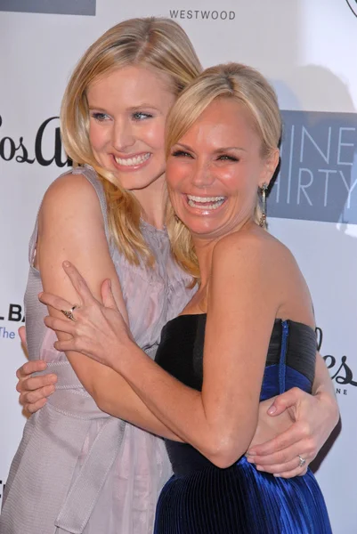 Kristen Bell and Kristin Chenoweth at the Geffen Playhouses Annual Fundraiser "Backstage At The Geffen" Gala, Geffen Playhouse, Westwood, CA. 03-22-10 — Stock Photo, Image