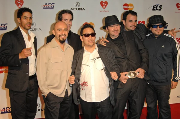 Ozomatli al MusiCares Person Of The Year 2010 Omaggio a Neil Young, Los Angeles Convention Center, Los Angeles, CA. 01-29-10 — Foto Stock