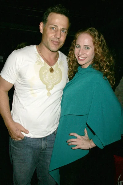 Louis Mandylor e Jennifer Lieberman no "Redemption: The Darkness Descending" Web Series Screening apresentado por Koldcast.tv, Cinespace, Hollywood, CA. 02-19-10 — Fotografia de Stock