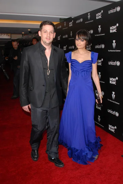 Joel Madden y Nicole Richie en el cóctel Montblanc Charity en beneficio de UNICEF, Soho House, West Hollywood, CA. 03-06-10 — Foto de Stock