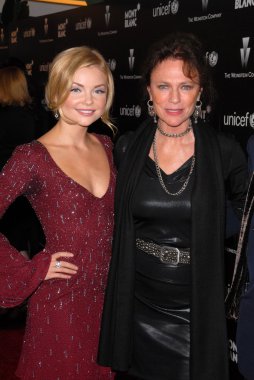 Izabella miko ve jacqueline bisset