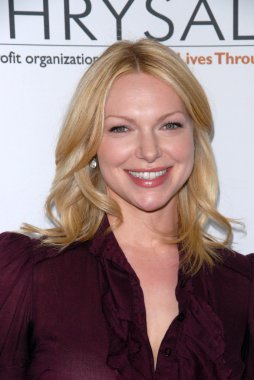 Laura prepon