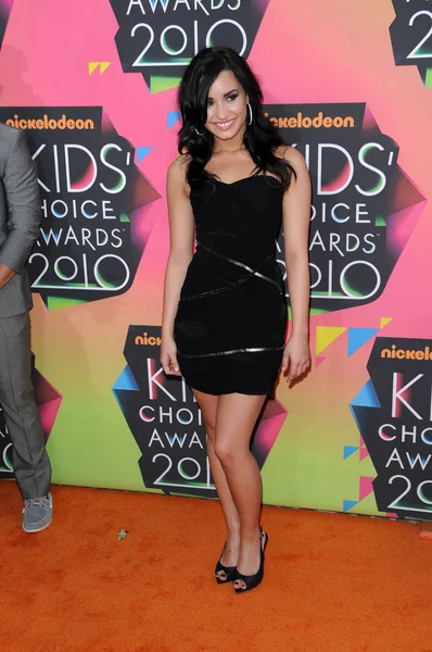 Demi lovato på nickelodeon's 23 årliga kids' choice awards, ucla's pauley pavilion, westwood, ca 03-27-10 — Stockfoto