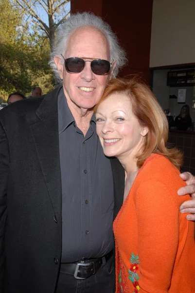 Bruce Dern y Frances Fisher en el Methodfast Lifetime Achievement Award, Regency Theaters, Agoura Hills, CA. 03-28-10 — Foto de Stock