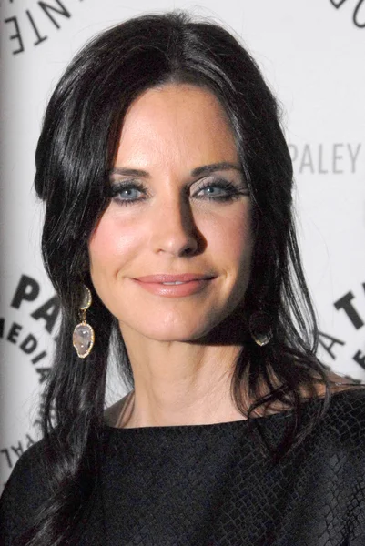 Courteney Cox au PaleyFest 2010, honorant "Cougar Town" dans le cadre du Twenty-Seventh Annual PaleyFest, Saban Theatre, Los Angeles, CA. 03-05-10 — Photo