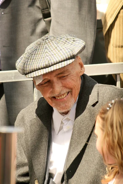 Dennis Hopper y su hija Galen en la ceremonia de inducción del Paseo de la Fama de Hollywood para Dennis Hopper, Hollywood Blvd., Hollywood, CA. 03-26-10 —  Fotos de Stock