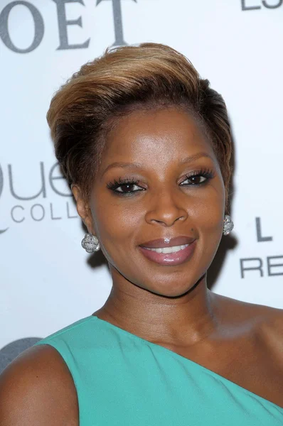 Mary j. blige bei der 3. jährlichen Essenz schwarzer Frauen im hollywood lunch, beverly hills hotel, beverly hills, ca. 03-04-10 — Stockfoto