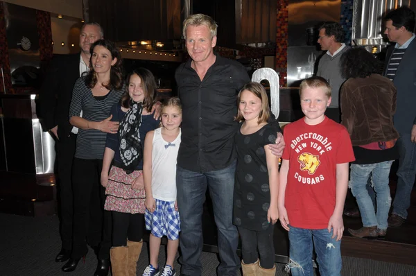 Gordon Ramsay y su familia — Foto de Stock