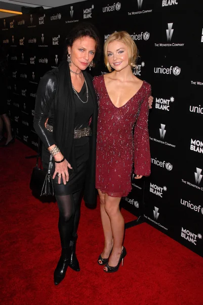 Izabella miko a jacqueline bisset — Stock fotografie