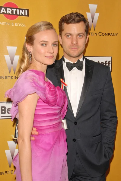 Diane Kruger y Joshua Jackson en The Weinstein Company 2010 Golden Globes After Party, Beverly Hilton Hotel, Beverly Hills, CA. 01-17-10 — Foto de Stock