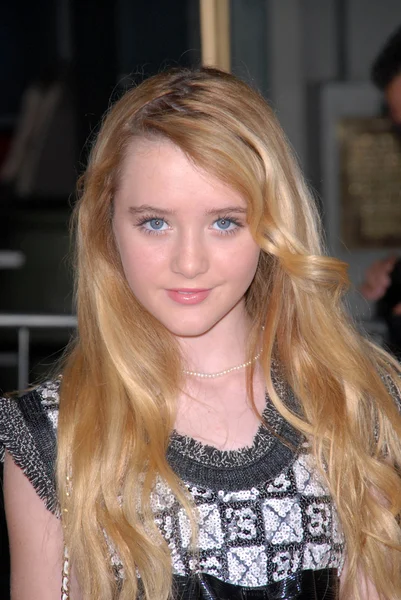 Kathryn Newton en el estreno de Dear John World, Chinese Theater, Hollywood, CA. 02-01-10 — Foto de Stock