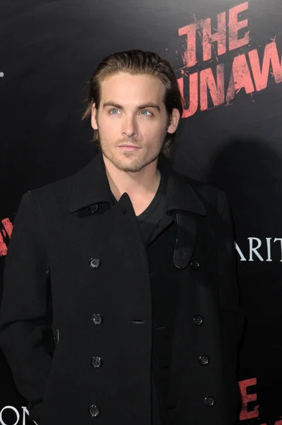 Kevin Zegers à "The Runaways" Los Angeles Premiere, Cinerama Dome, Hollywood, CA. 03-11-10 — Photo