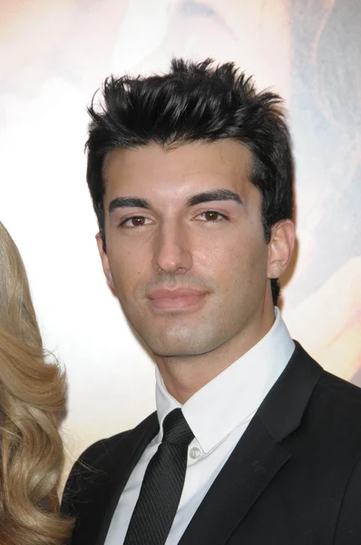 Justin Baldoni at "The Last Song" World Premiere. Arclight, Hollywood, CA. 03-25-10 — Stock Photo, Image