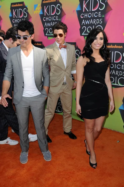 Demi Lovato, Nick Jonas en Joe Jonas — Stockfoto